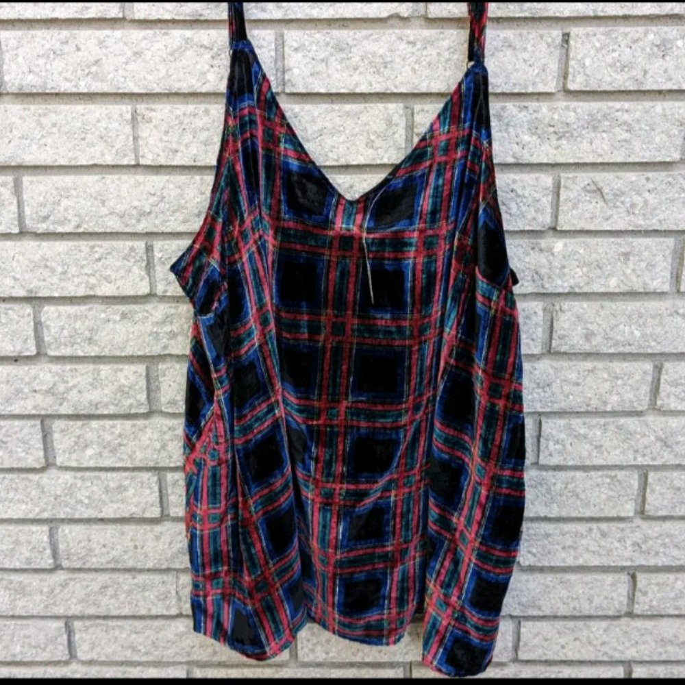 NWOT Torrid Size 5 Women's Velour Tank Top